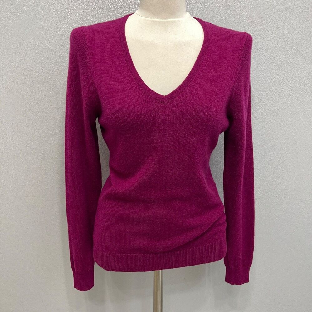 Charter Club Luxury V-Neck Sweater Petite Medium Magenta Purple‎ 100% Cashmere